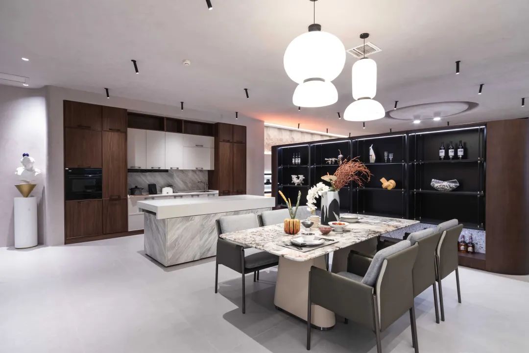 1699335654126718.jpg 640.jpg